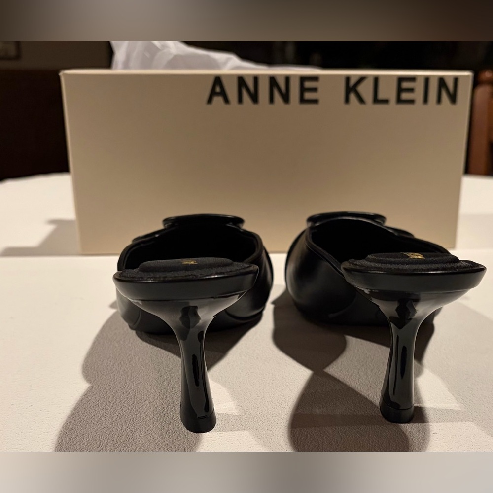 NEW Anne Klein Black Cassia Mule Heels Buckle Pointed Toe Slip On Size 8M - Picture 3 of 6
